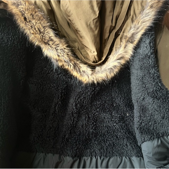 Womens long Eddie Baur Winter jacket NWOT - Picture 2 of 3